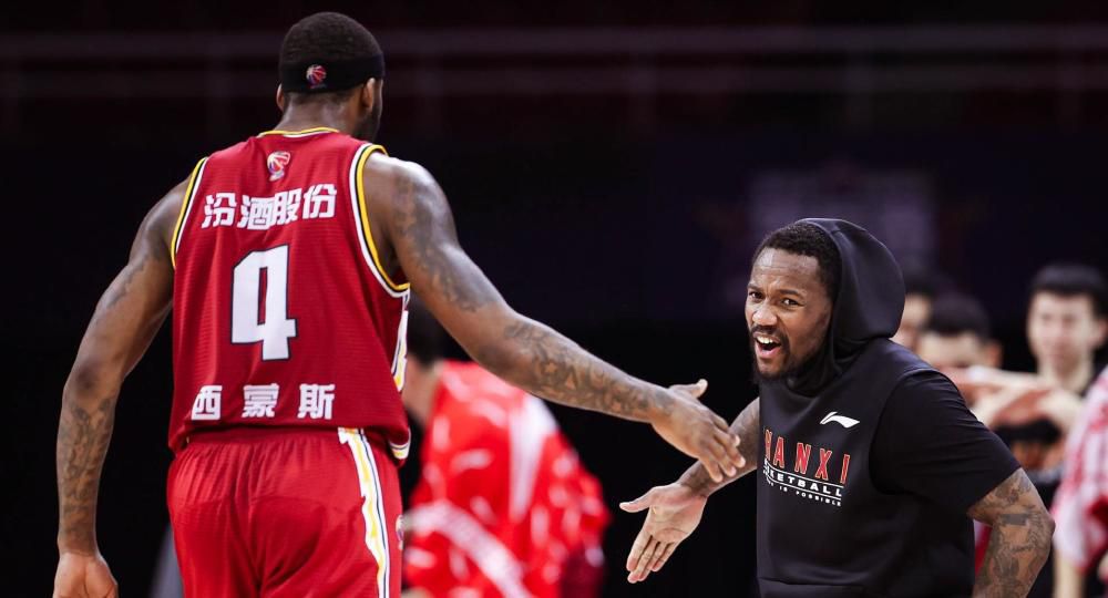 大方认爱卡哥：是的，我们订婚了 锦绣开年！
